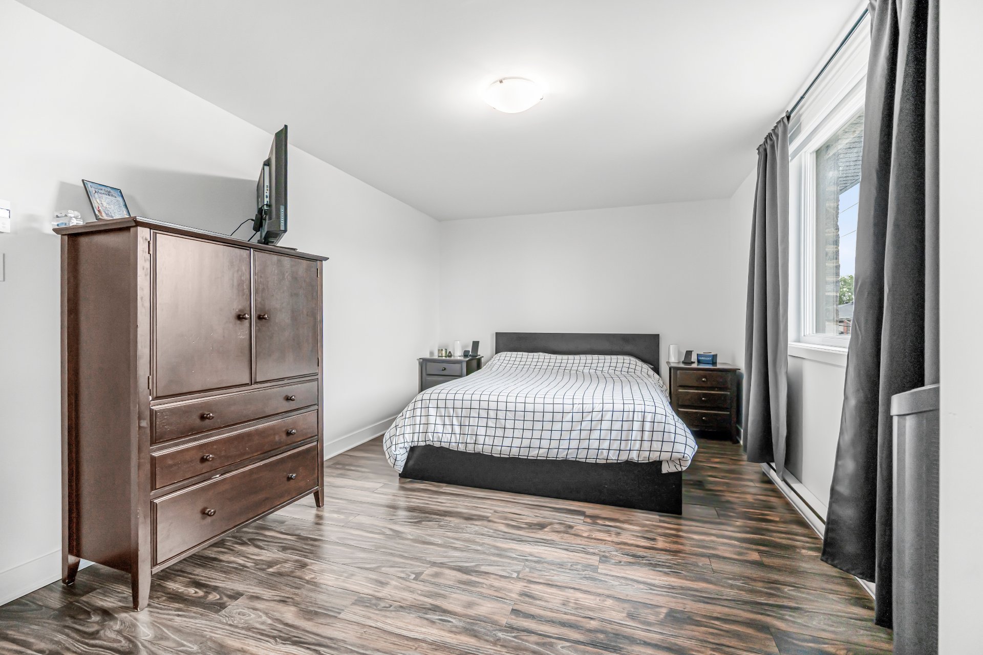 Unifamiliale à Saint-Rémi — Chambre à coucher principale