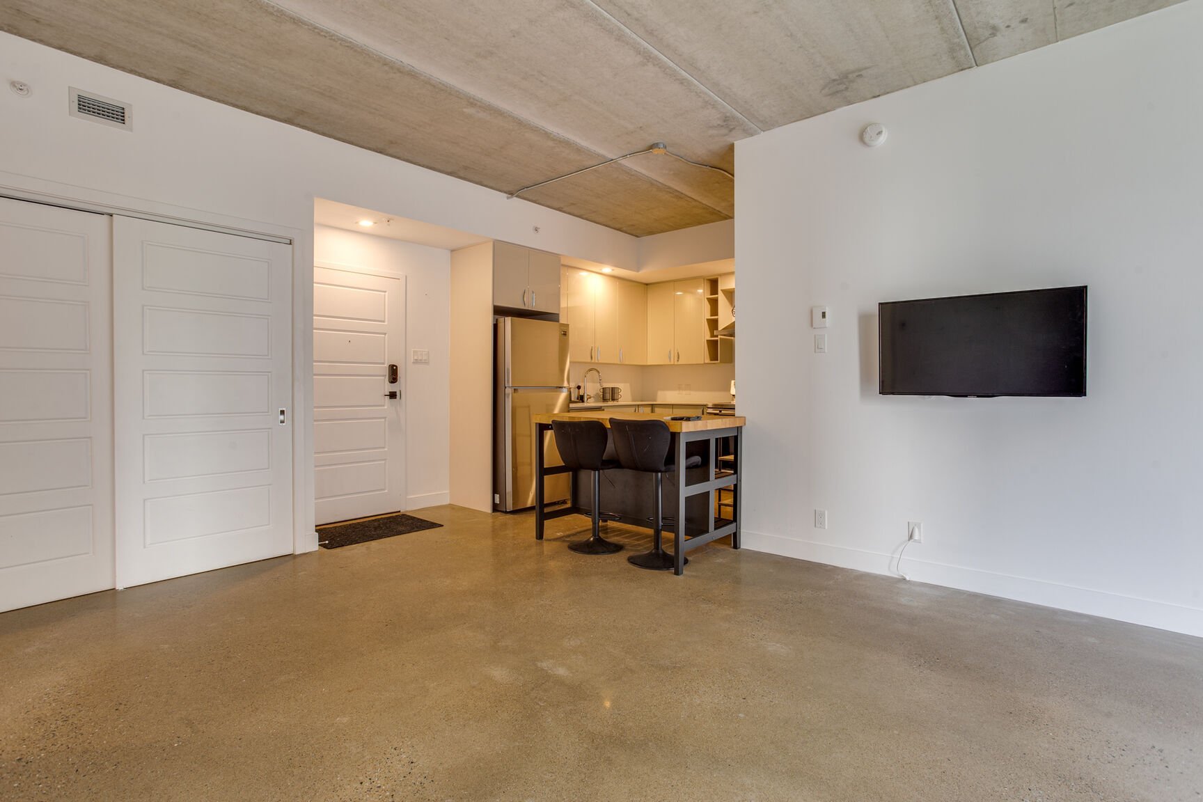 Condominium for rent in Montréal (Le Sud-Ouest) — Living room